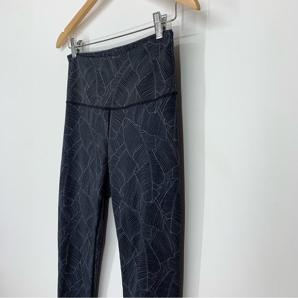 Wela Honolulu Hawaii Black Gray Tropical Palm Athletic Leggings Size Medium - Picture 5 of 16